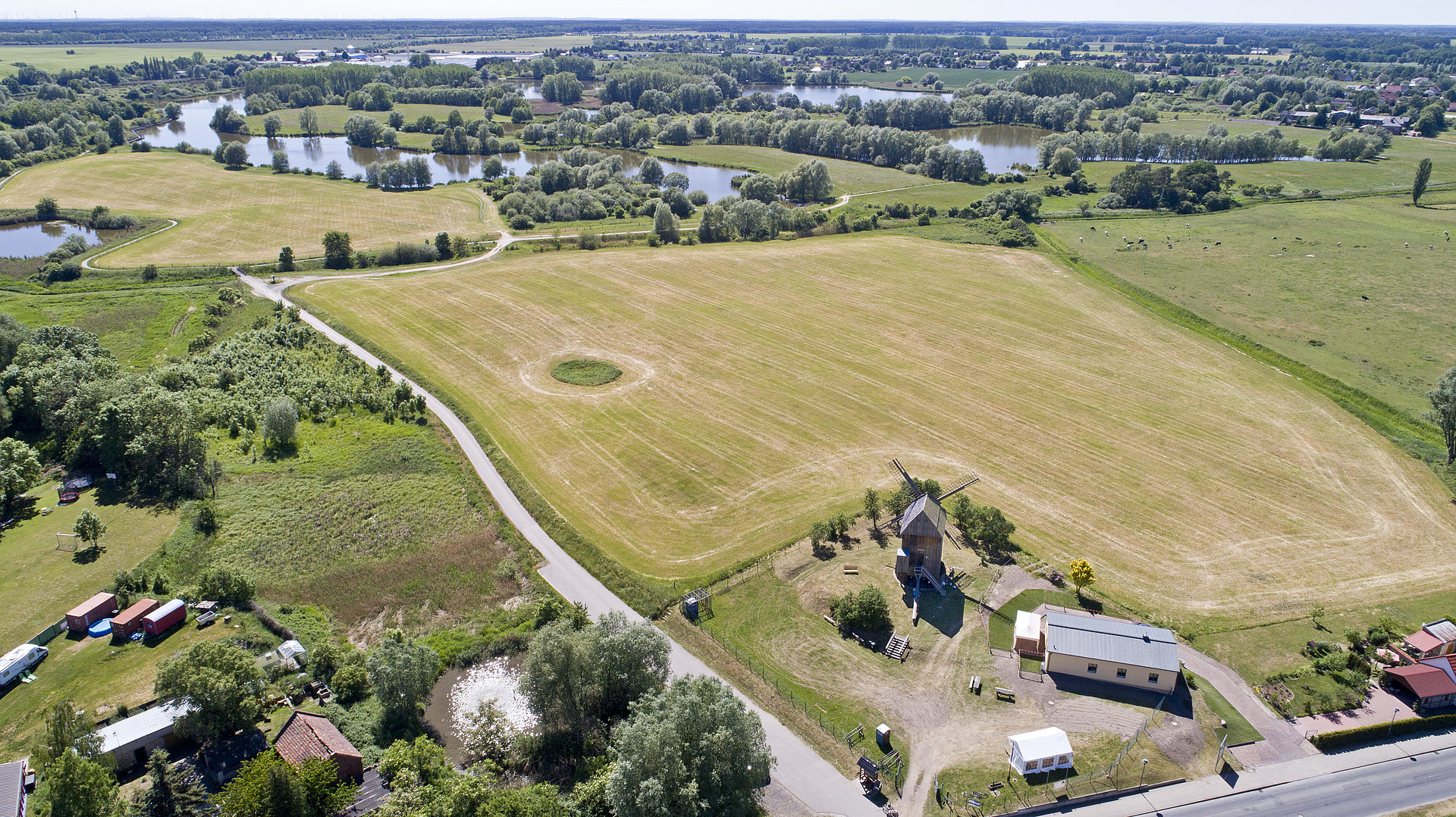 Luftbild des Rad-Wanderweges am Mühlensee